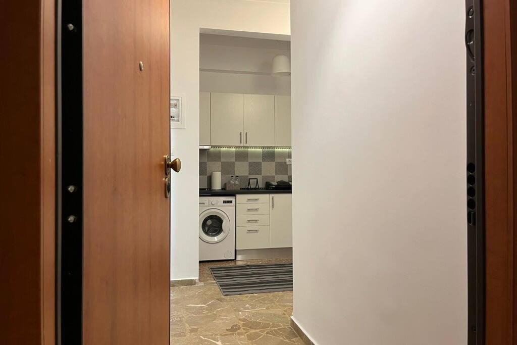 Pame Rentals - Ideal For 2 In Pagrati Atenas Exterior foto