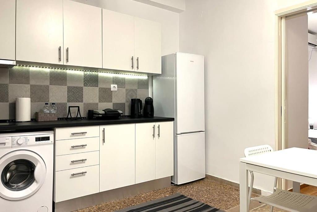 Pame Rentals - Ideal For 2 In Pagrati Atenas Exterior foto