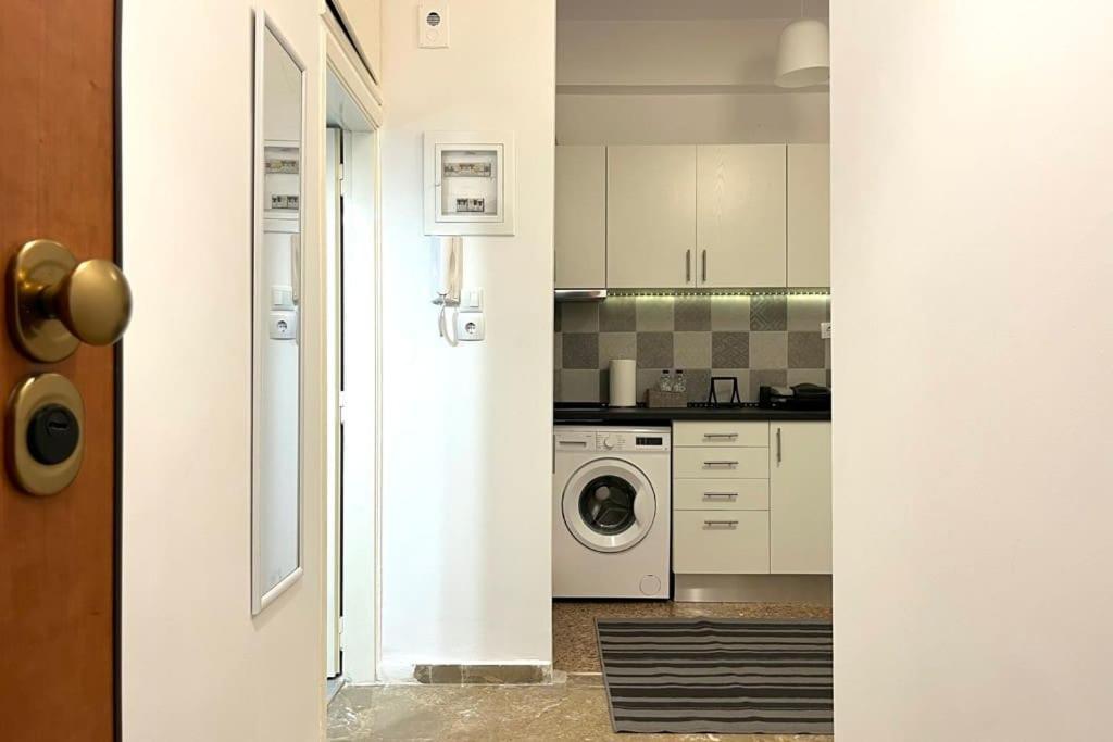 Pame Rentals - Ideal For 2 In Pagrati Atenas Exterior foto